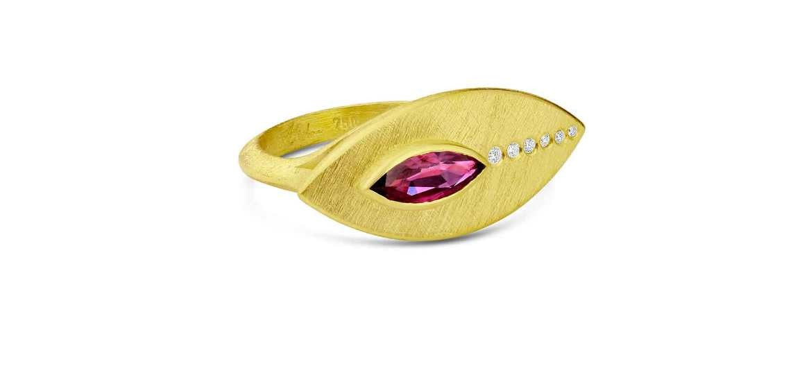 Gold Ring with Diamonds and Marquise Ruby